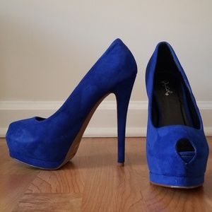 Blue suede peep toe pumps